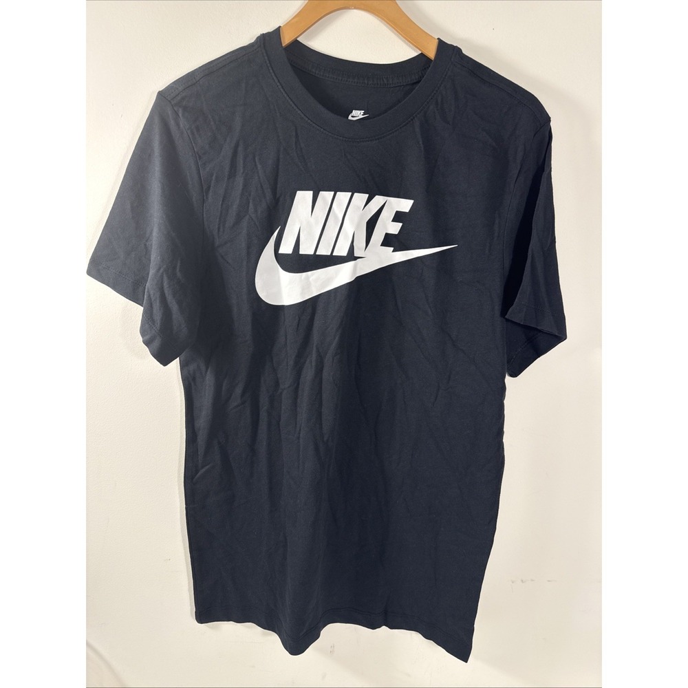 New Nike T-Shirt Size Small